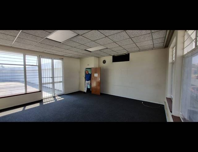 340M² OFFICE TO LET IN KRUGERSDORP CENTRAL